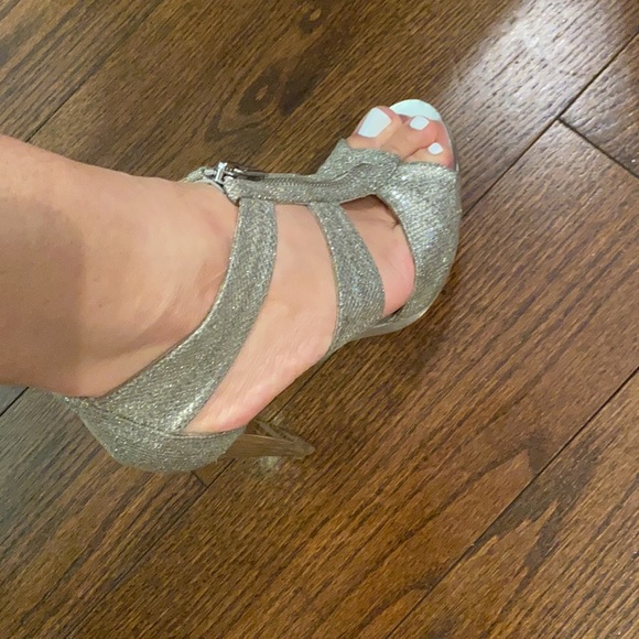 Michael kors Berkley T sparkly silver pumps - Picture 8 of 9